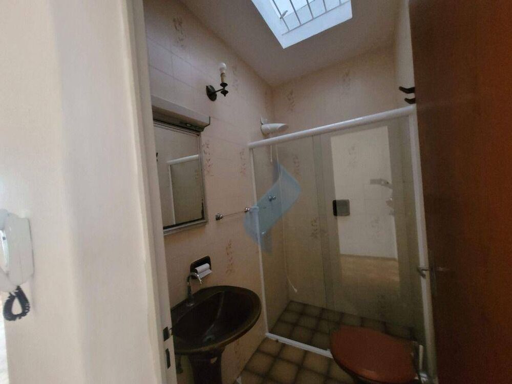 Casa para alugar com 2 quartos, 100m² - Foto 2