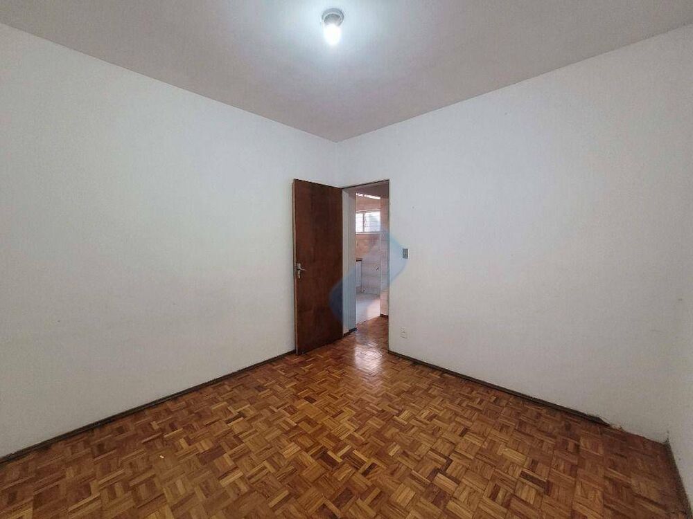 Casa para alugar com 2 quartos, 100m² - Foto 4