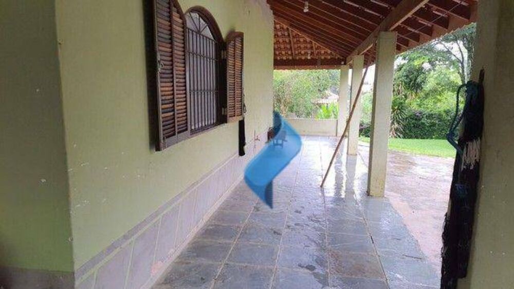 Chácara à venda com 4 quartos, 320m² - Foto 1
