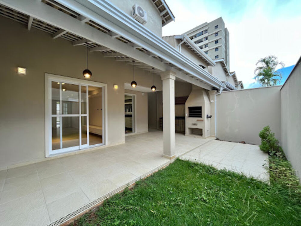 Casa de Condomínio à venda com 3 quartos, 161m² - Foto 1