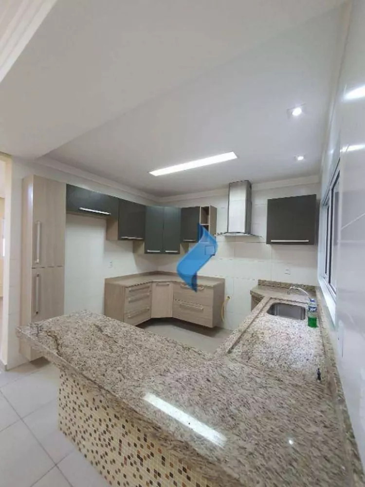 Casa, 3 quartos, 219 m² - Foto 4