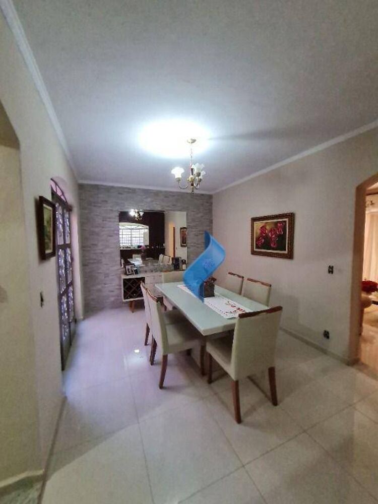 Casa à venda com 3 quartos, 161m² - Foto 4