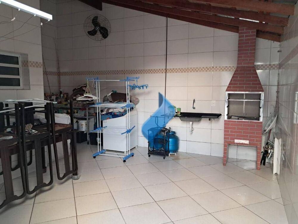Casa à venda com 3 quartos, 143m² - Foto 4