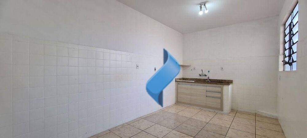 Casa de Condomínio para alugar com 3 quartos, 147m² - Foto 1