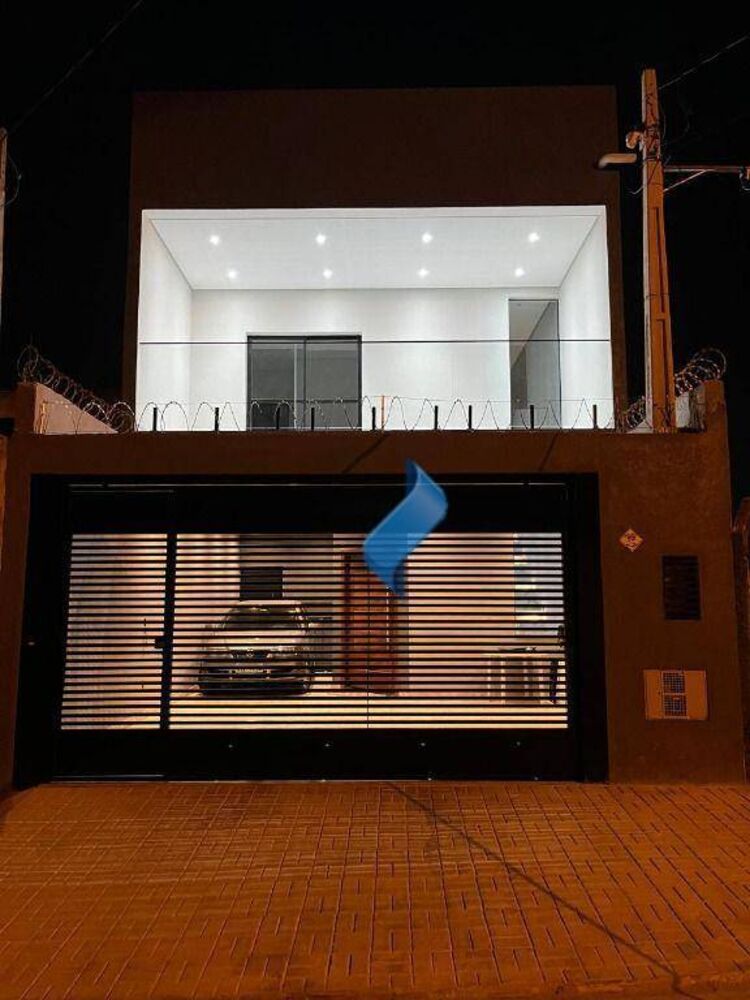 Casa, 4 quartos, 190 m² - Foto 1