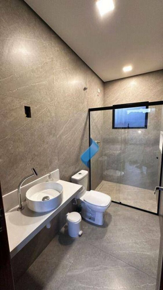 Casa de Condomínio à venda com 3 quartos, 243m² - Foto 4