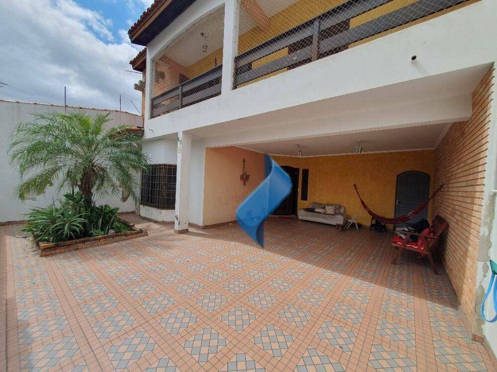 Casa, 4 quartos, 264 m² - Foto 1