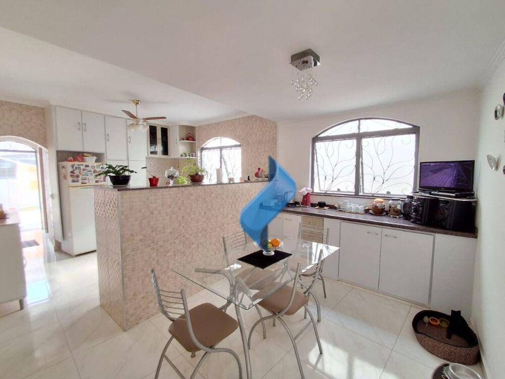 Casa, 3 quartos, 234 m² - Foto 10