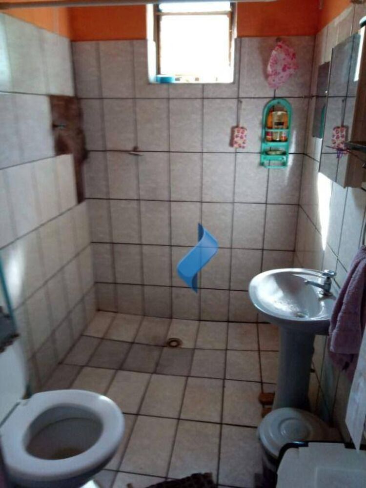 Casa à venda com 3 quartos, 197m² - Foto 2