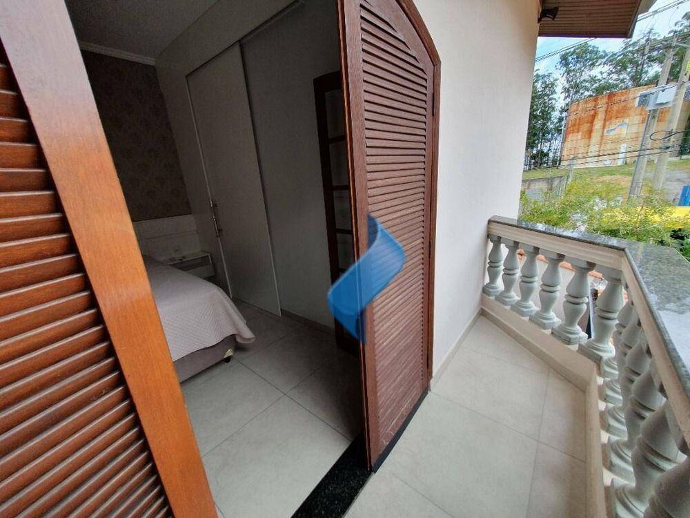 Casa, 4 quartos, 230 m² - Foto 8