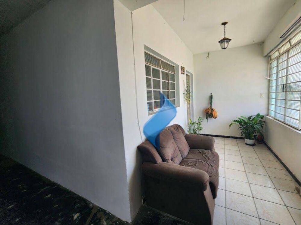 Casa à venda com 2 quartos, 159m² - Foto 3