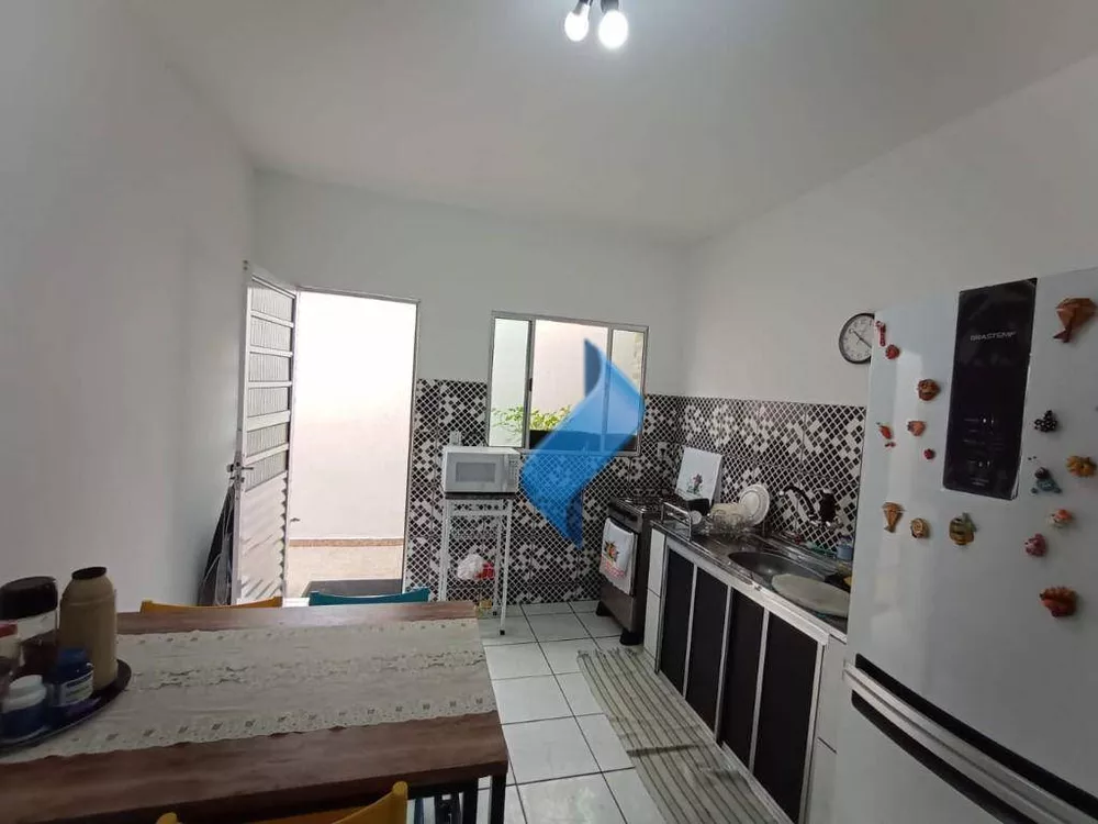 Casa à venda com 3 quartos, 105m² - Foto 8