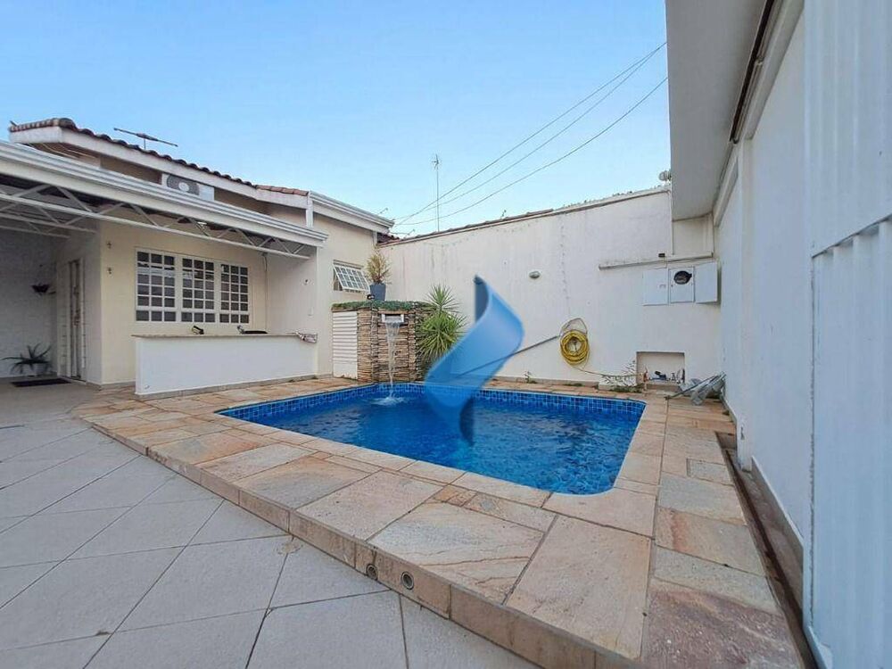 Casa à venda com 3 quartos, 147m² - Foto 1