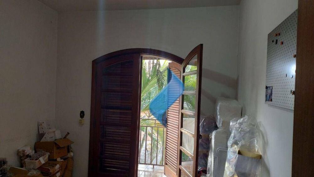 Casa, 3 quartos, 299 m² - Foto 1