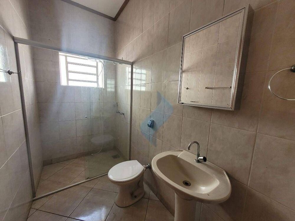 Casa para alugar com 2 quartos, 96m² - Foto 12