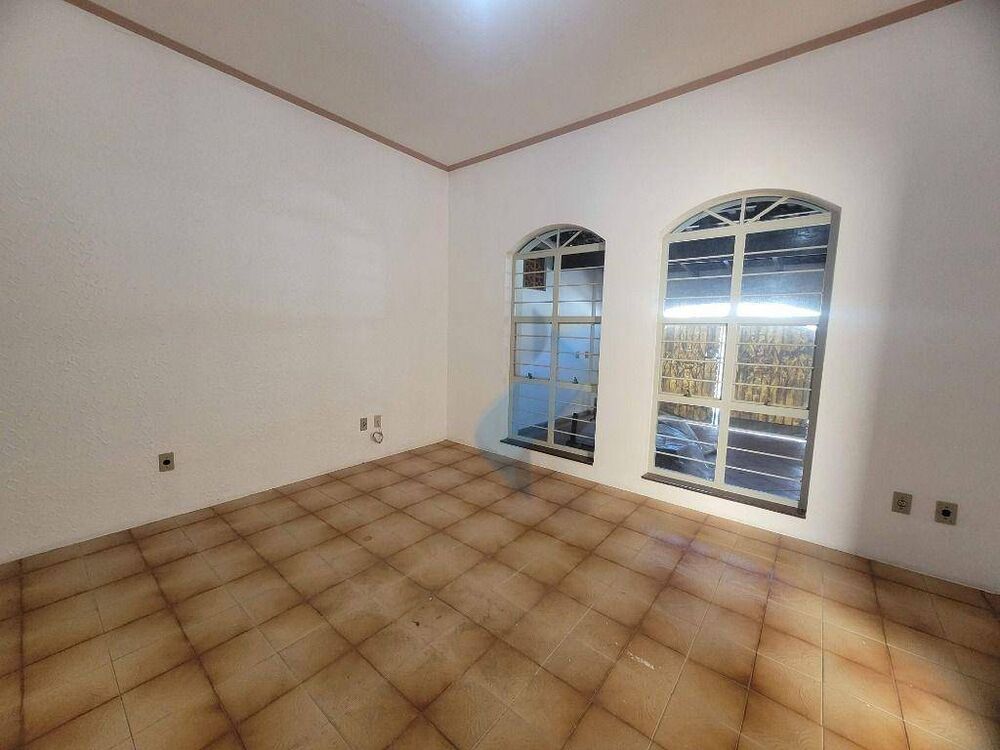 Casa para alugar com 2 quartos, 96m² - Foto 4