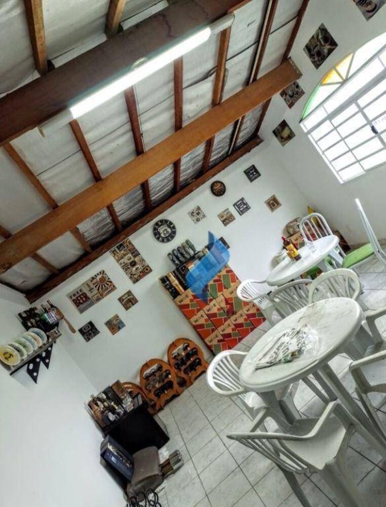 Casa, 3 quartos, 204 m² - Foto 1