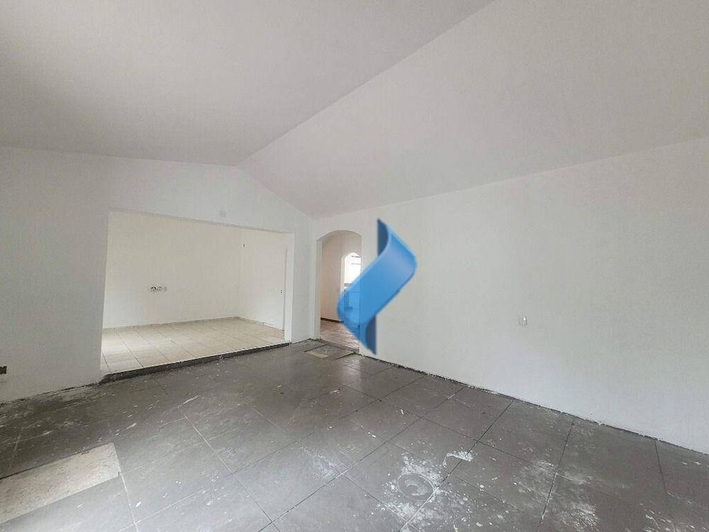 Casa para alugar com 4 quartos, 296m² - Foto 2