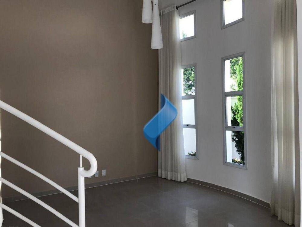 Casa de Condomínio à venda e aluguel com 6 quartos, 260m² - Foto 2