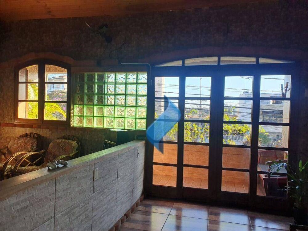 Casa, 3 quartos, 128 m² - Foto 2