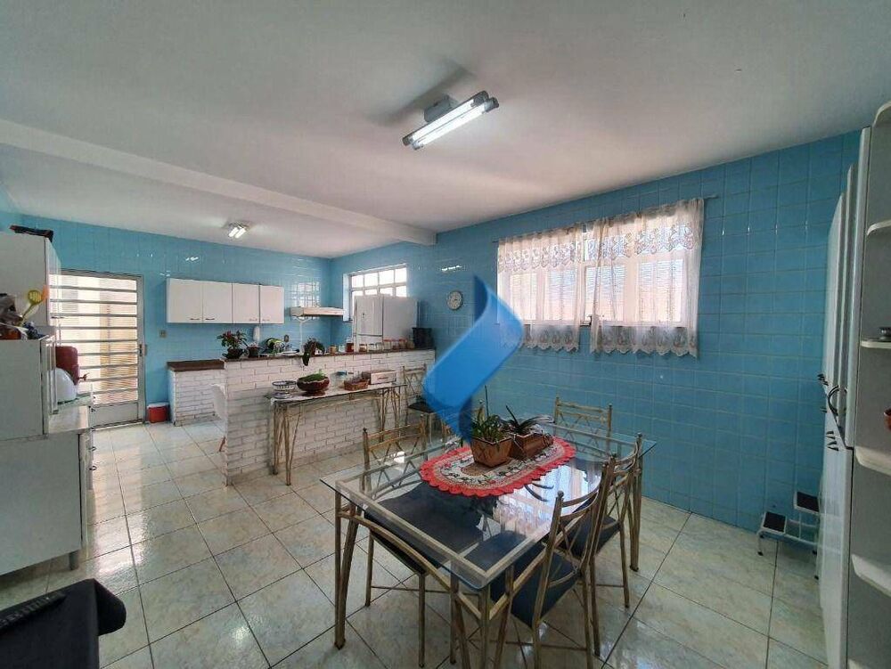 Casa à venda e aluguel com 4 quartos, 286m² - Foto 9