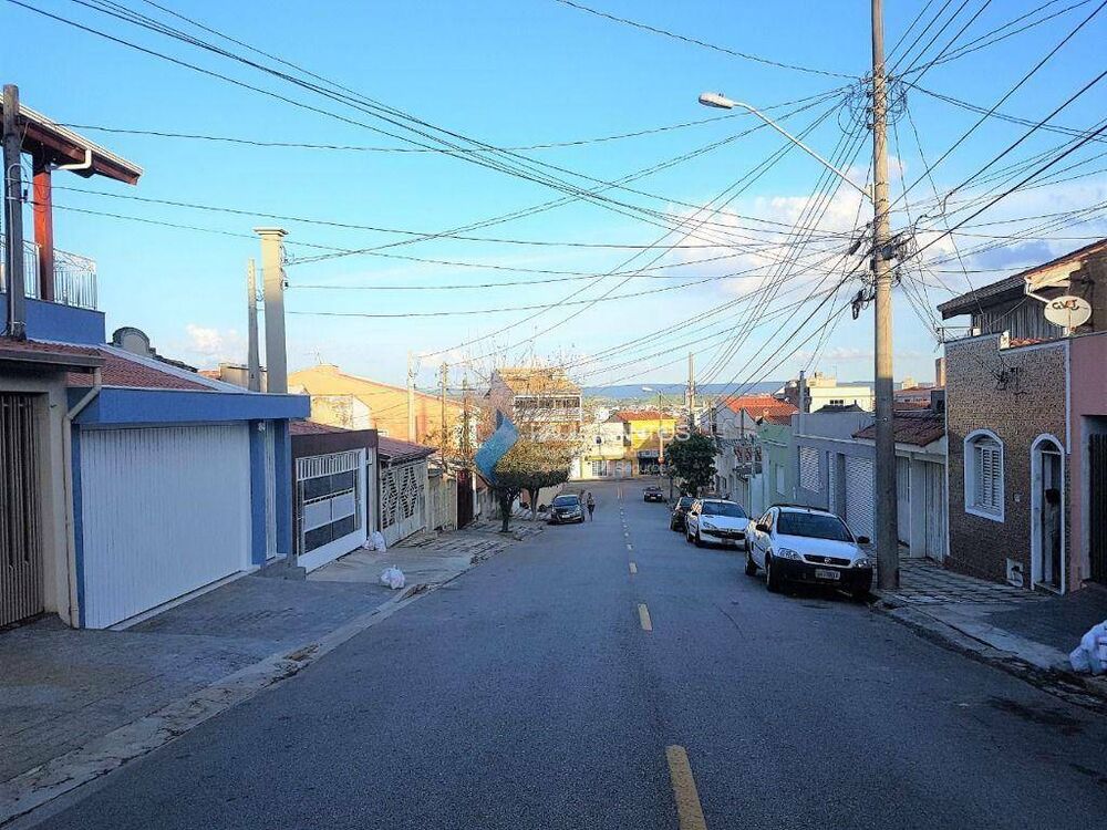 Casa, 4 quartos, 238 m² - Foto 1