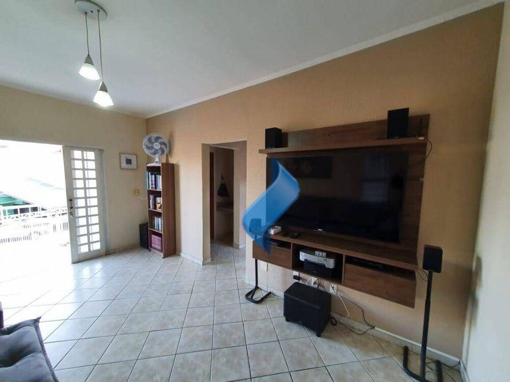 Casa, 3 quartos, 228 m² - Foto 4