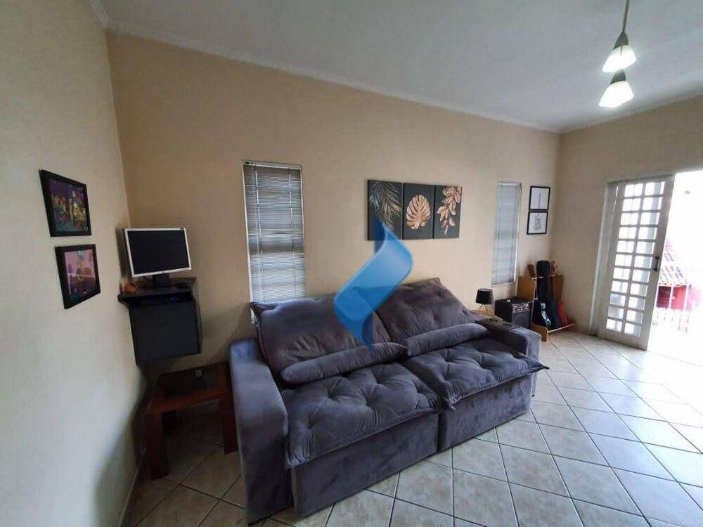 Casa, 3 quartos, 228 m² - Foto 2