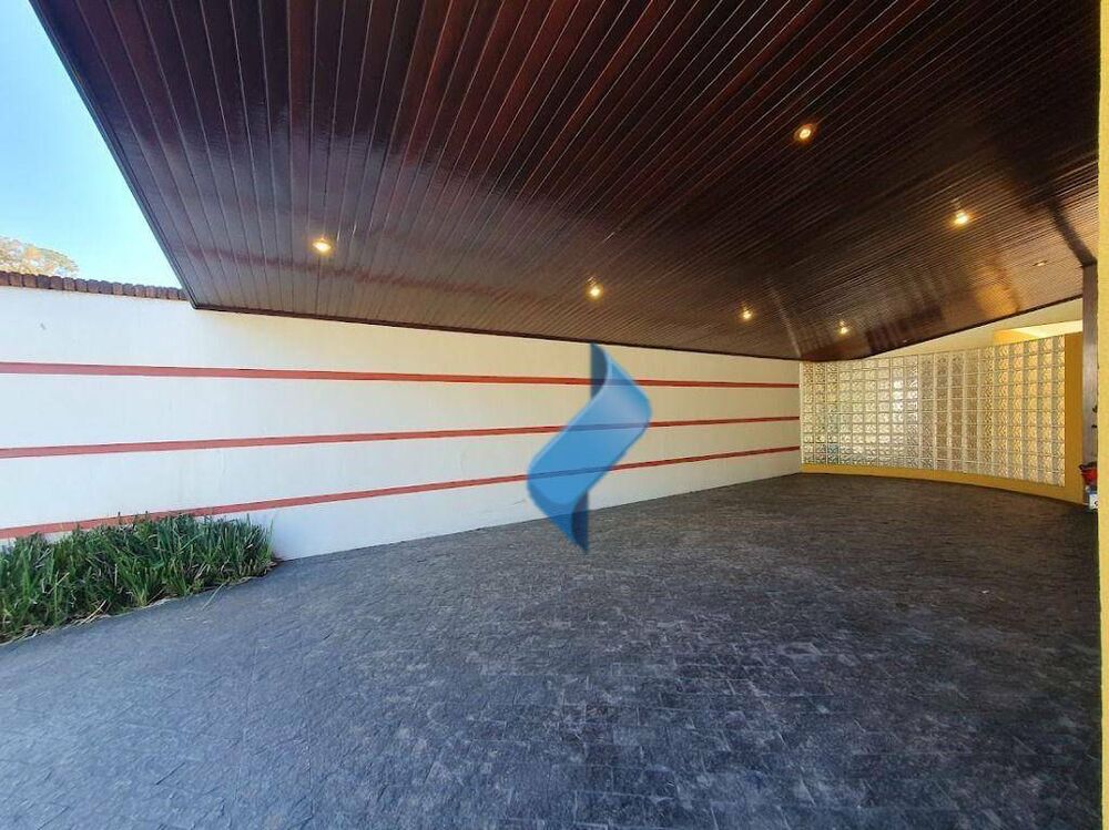 Casa de Condomínio para alugar com 6 quartos, 289m² - Foto 1