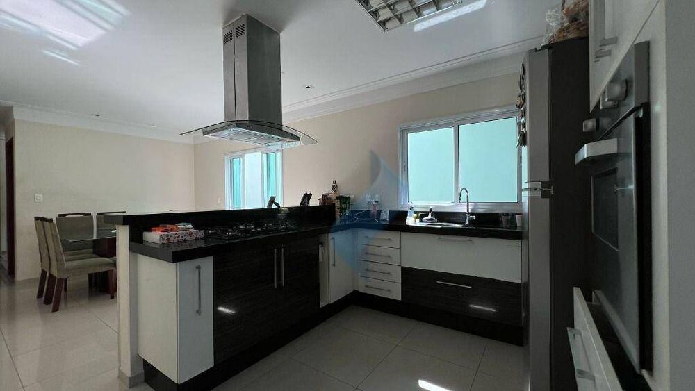 Casa, 3 quartos, 192 m² - Foto 3