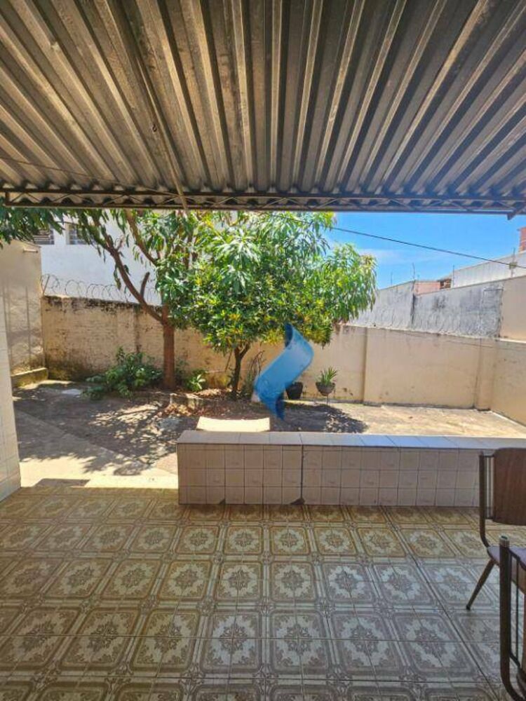 Casa à venda com 3 quartos, 191m² - Foto 4