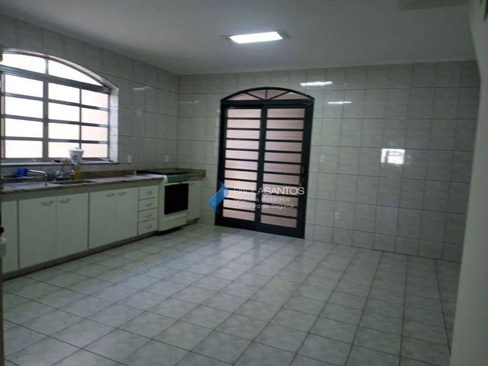 Casa, 3 quartos, 194 m² - Foto 2