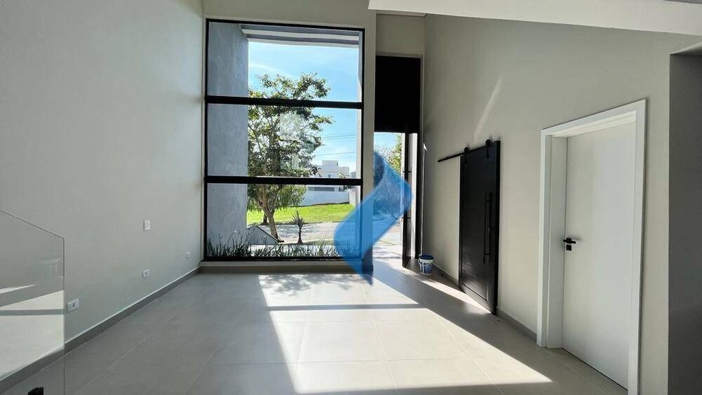 Casa de Condomínio à venda com 4 quartos, 225m² - Foto 1