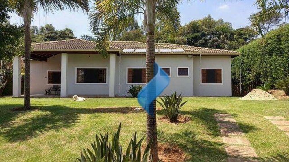 Chácara à venda com 4 quartos, 294m² - Foto 1