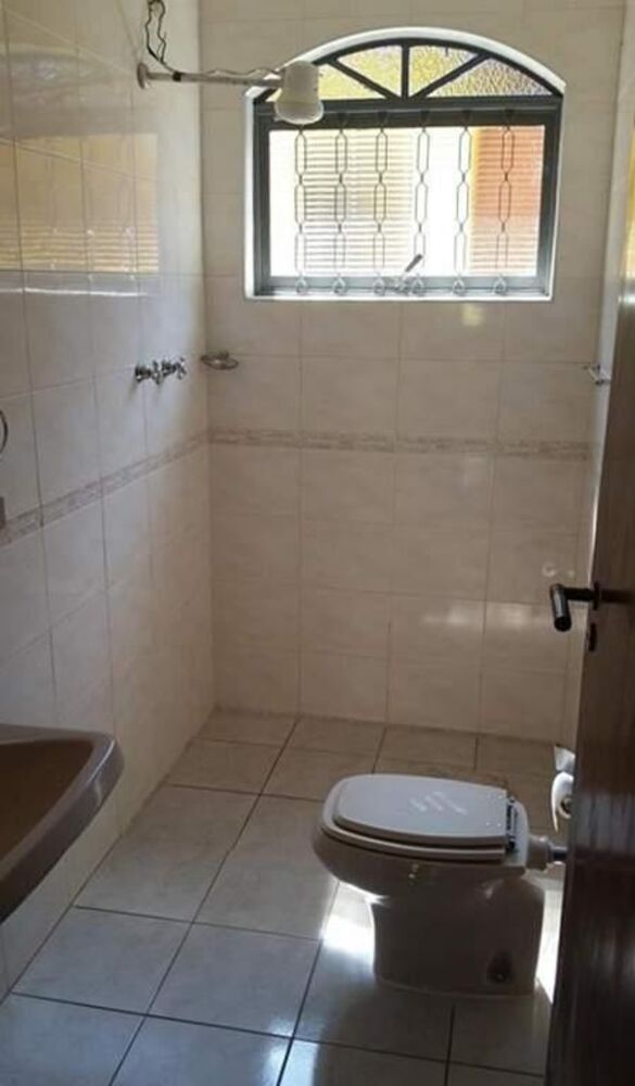 Casa à venda com 2 quartos, 204m² - Foto 1