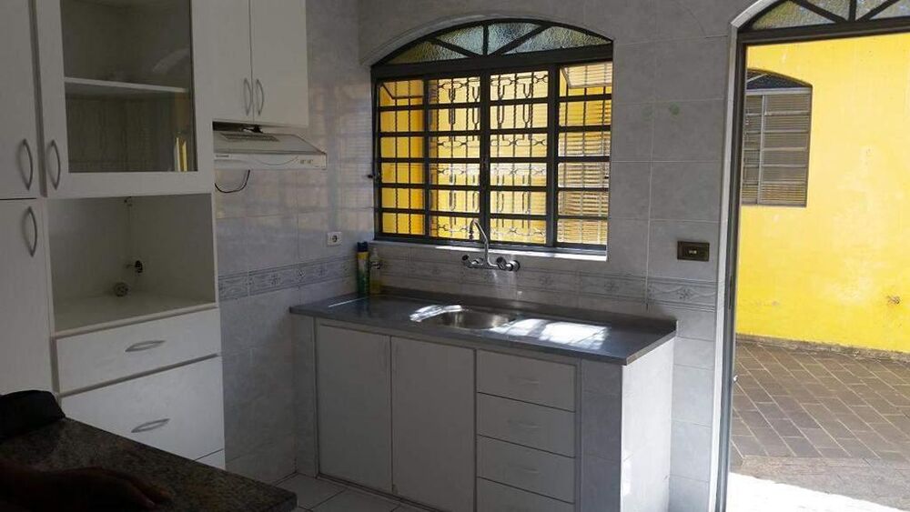 Casa à venda com 2 quartos, 204m² - Foto 2