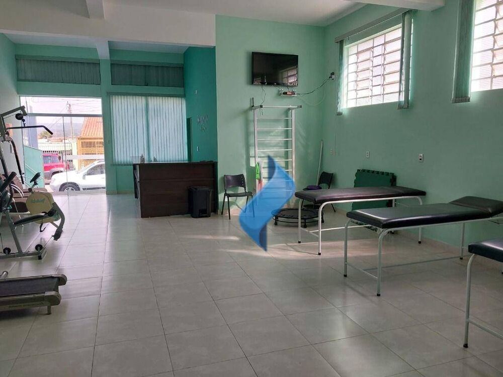 Casa à venda com 4 quartos, 304m² - Foto 3