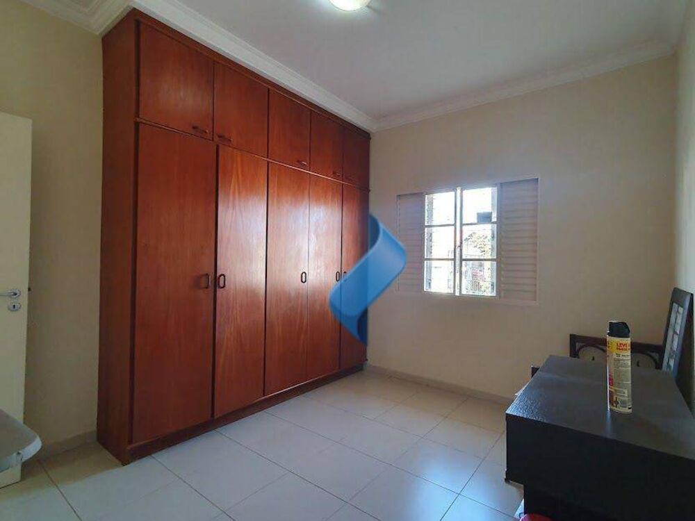 Casa, 3 quartos, 218 m² - Foto 3