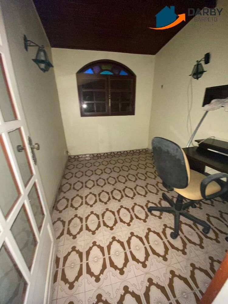 Casa à venda com 4 quartos, 219m² - Foto 2