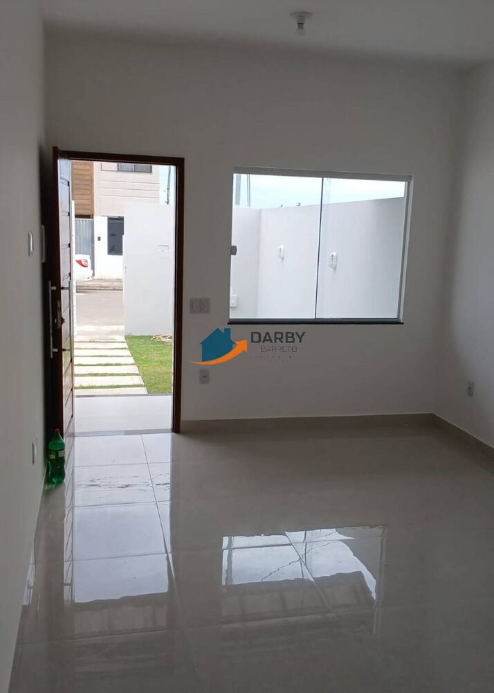 Casa à venda com 2 quartos, 63m² - Foto 2