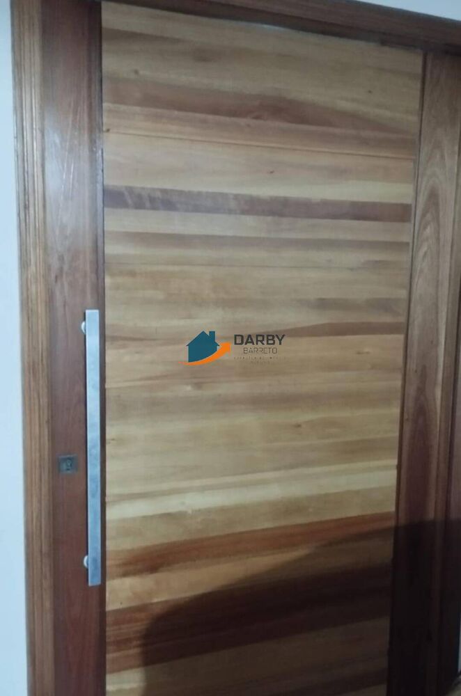 Casa à venda com 2 quartos, 140m² - Foto 1