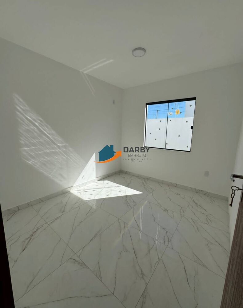Casa à venda com 2 quartos, 45m² - Foto 2