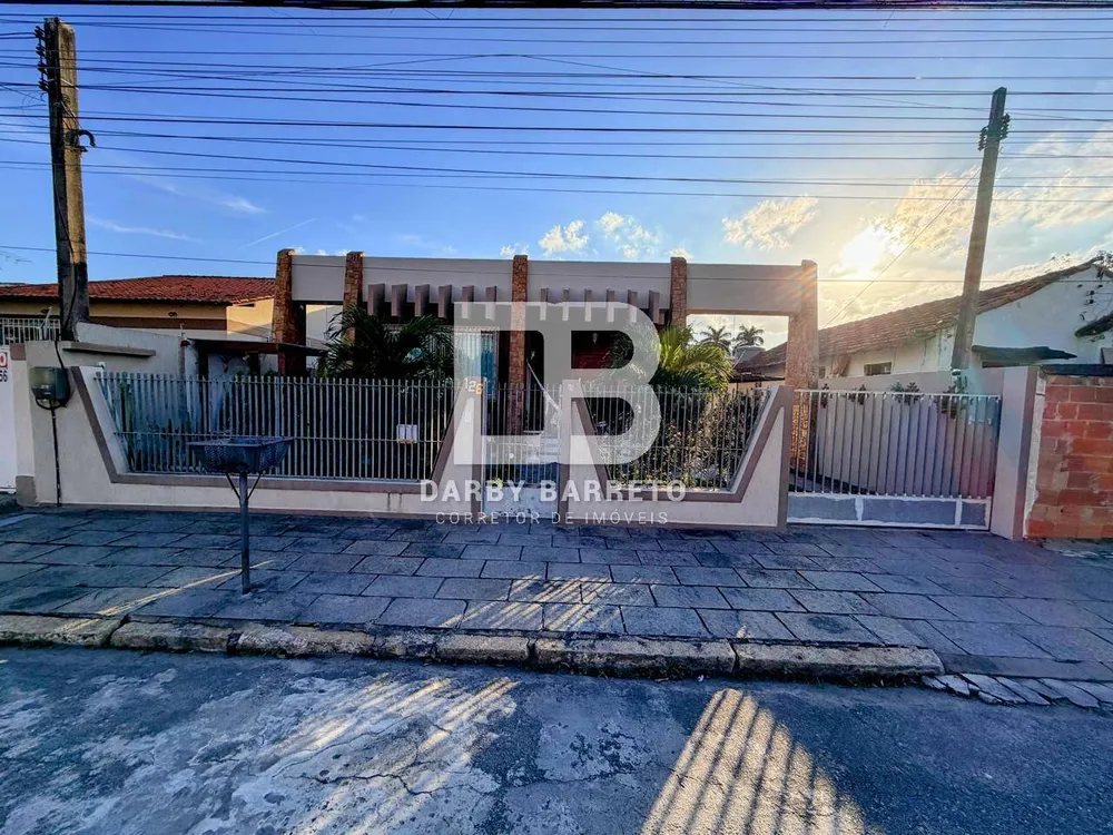 Casa, 4 quartos, 332 m² - Foto 1