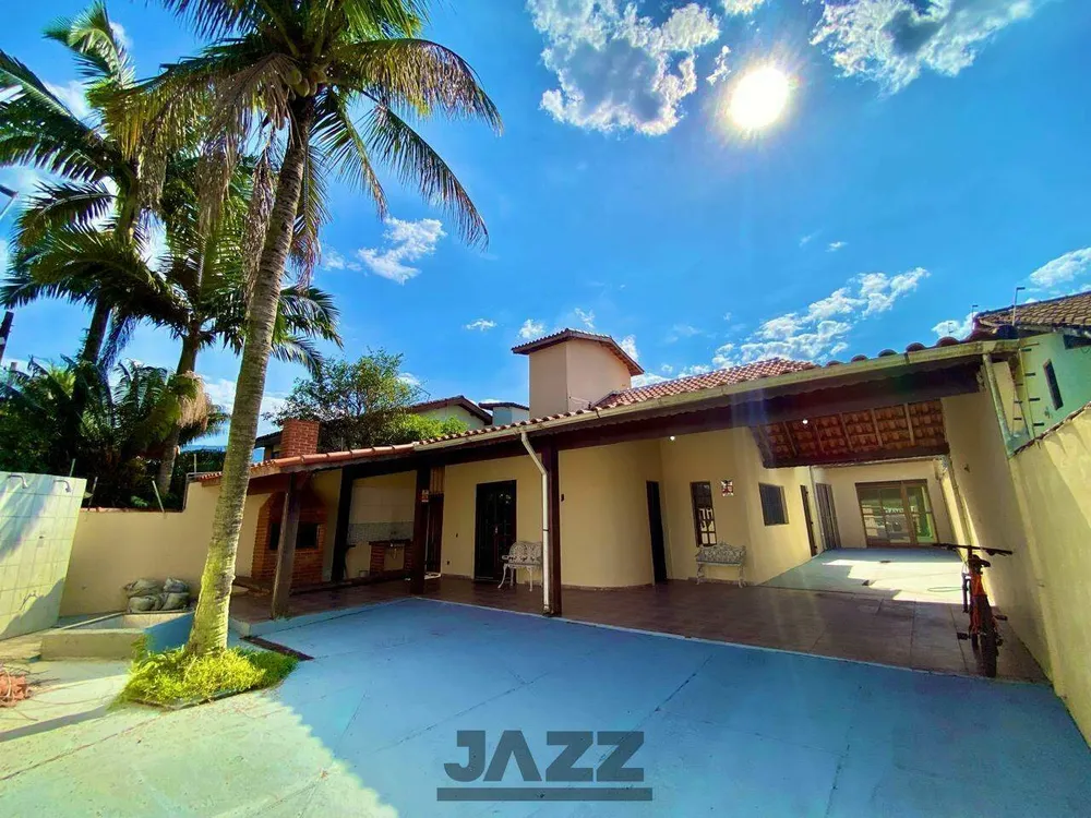 Casa, 5 quartos, 236 m² - Foto 1