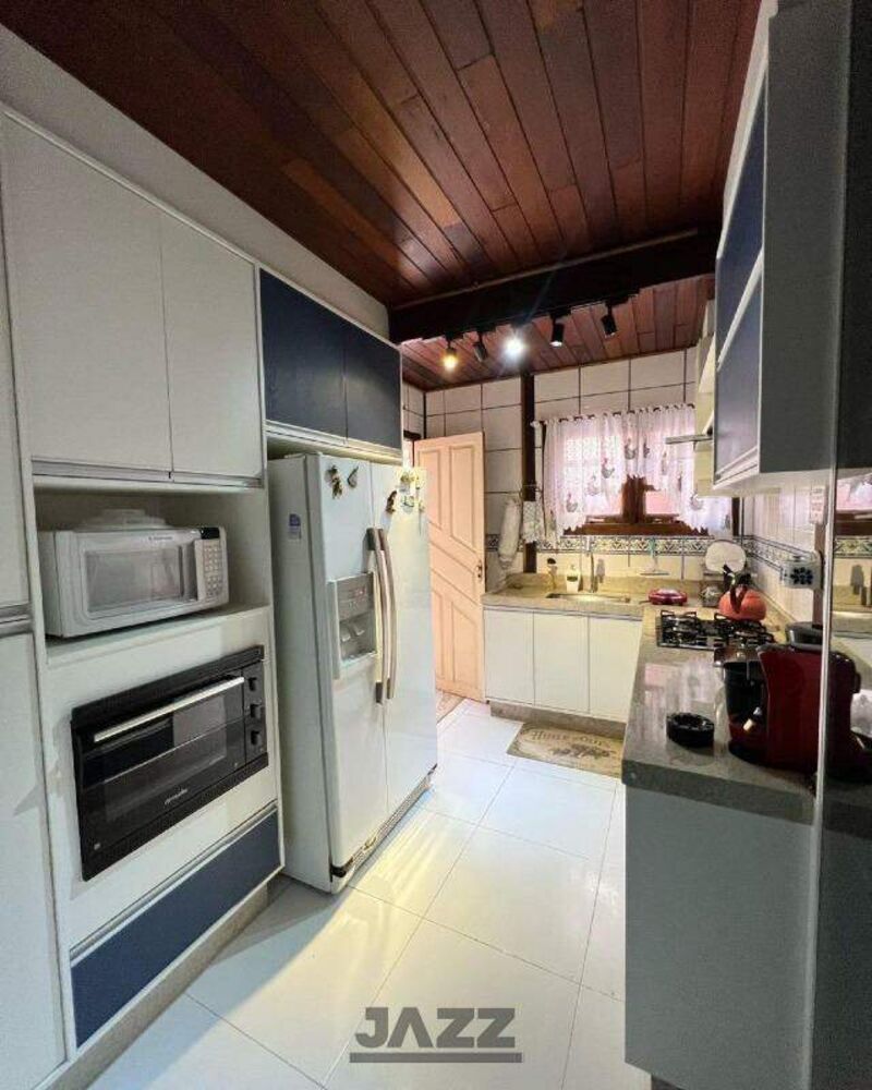 Casa, 3 quartos, 214 m² - Foto 4