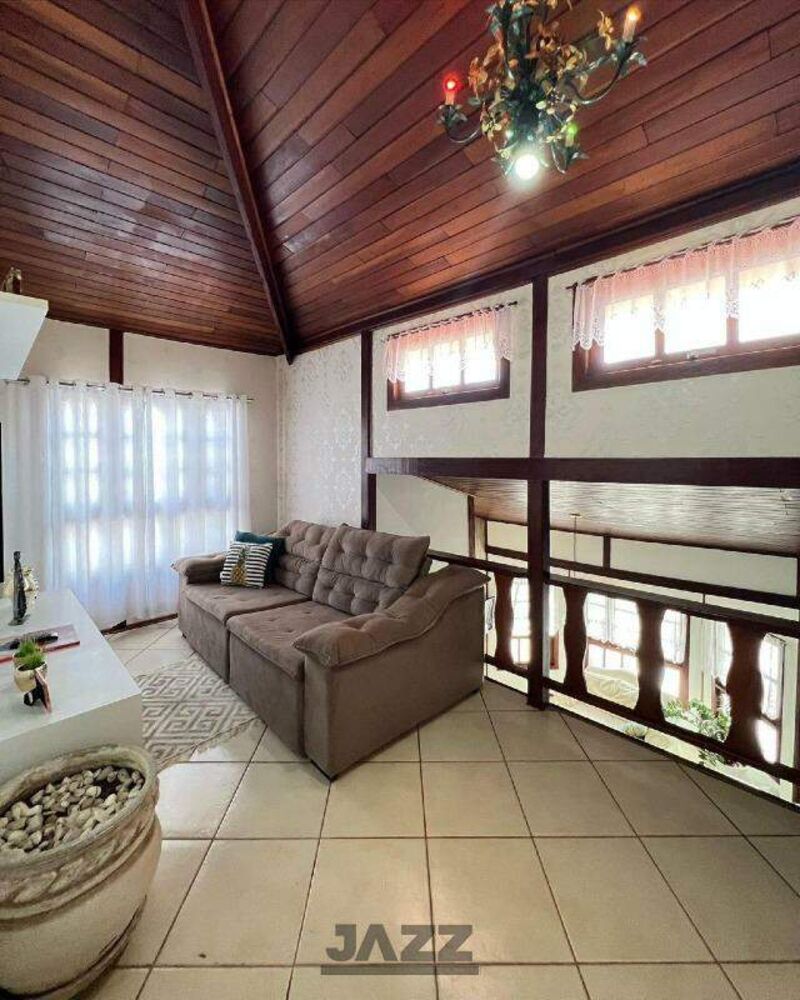 Casa, 3 quartos, 214 m² - Foto 1