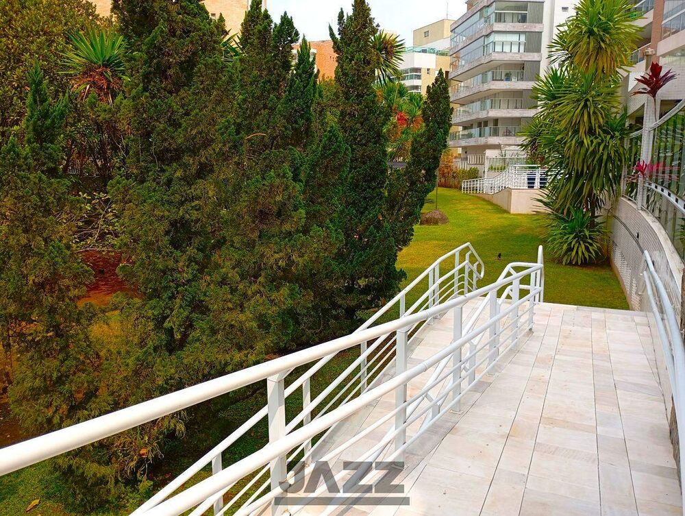 Apartamento para alugar com 3 quartos, 155m² - Foto 1