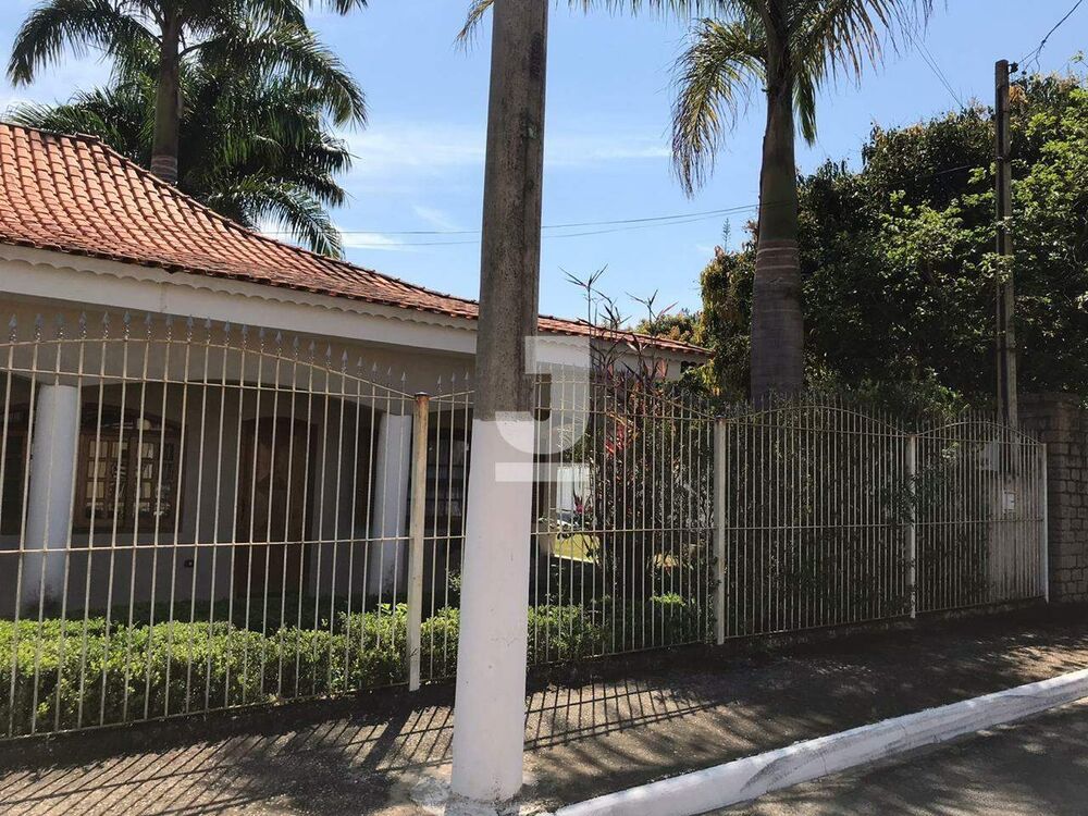 Casa, 4 quartos, 203 m² - Foto 2