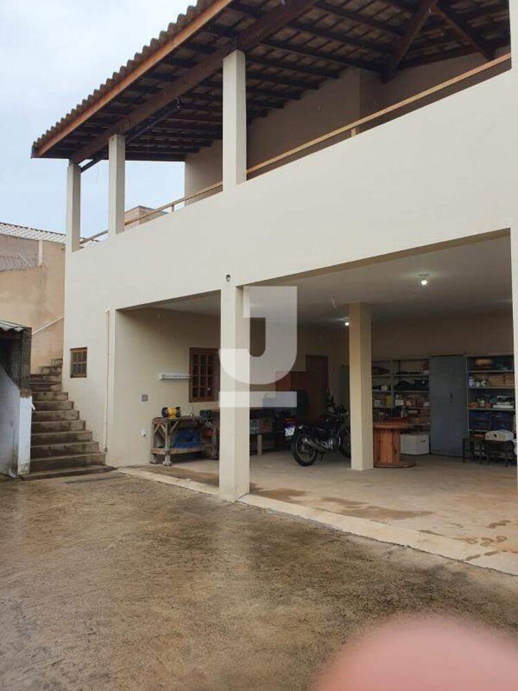 Casa à venda com 4 quartos, 248m² - Foto 3