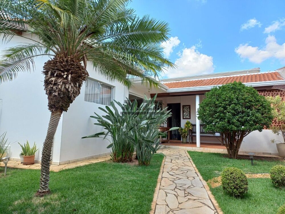 Casa, 4 quartos, 210 m² - Foto 1